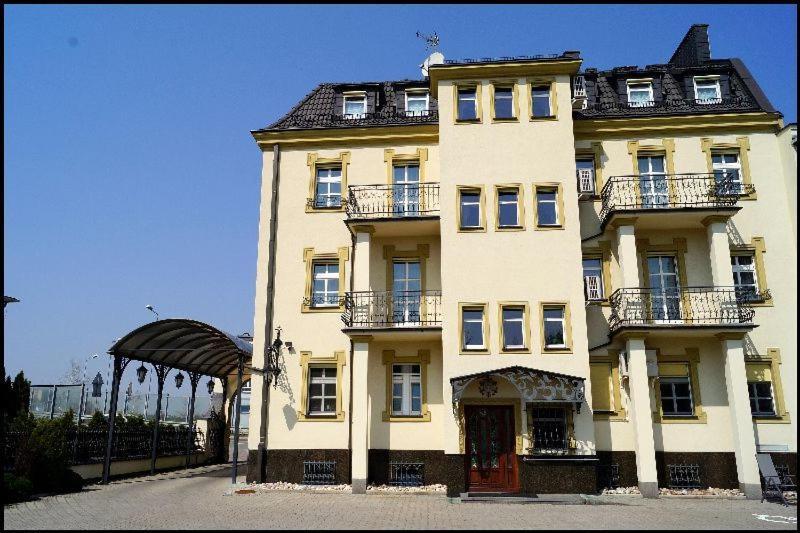 Hotel Zaodrze 오폴레 외부 사진